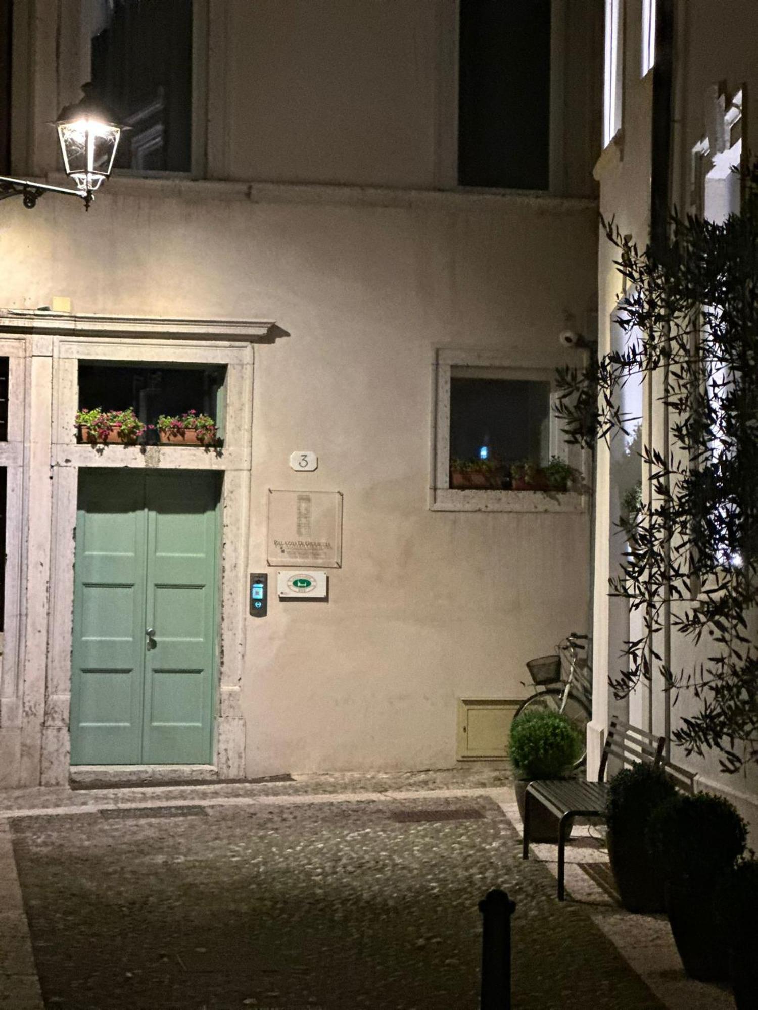 Palazzo Di Giulietta - Juliet'S Palace Verona Kültér fotó